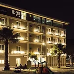 Ideal Hotel *