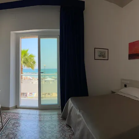 Ideal Hotell *